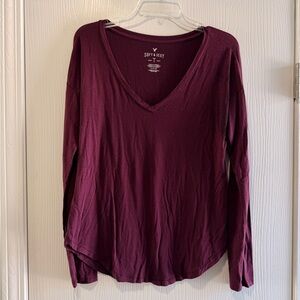 American Eagle Women's Soft Long-Sleeve V-Neck Top size small - good condition